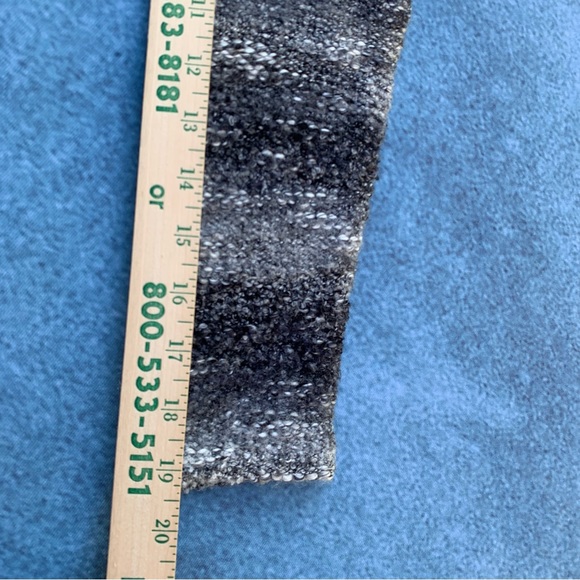 Pieces by Kensie grey variegated sweater size M - Picture 6 of 9